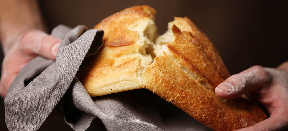 Pan tradicional con maquinaria para panaderia