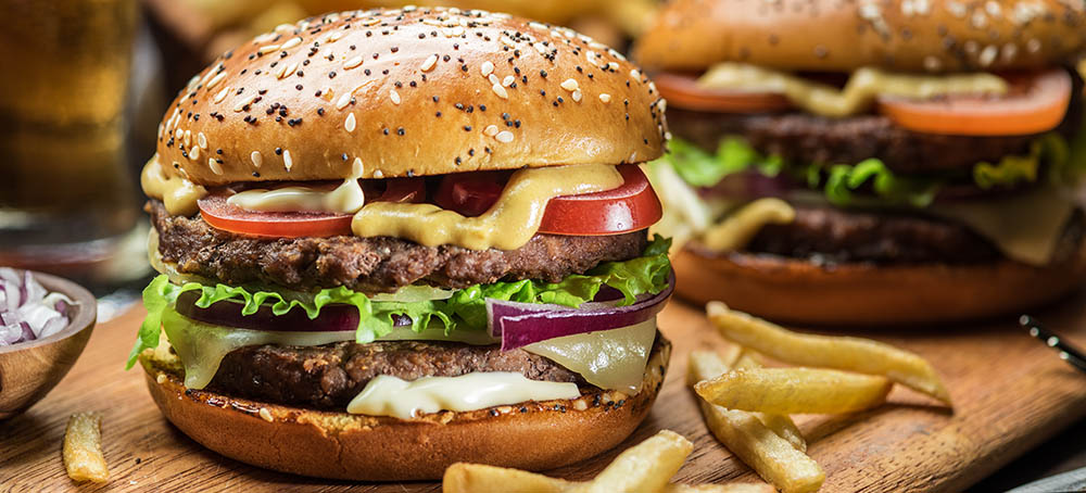 Pan para hamburguesas hecho con maquinaria para panadería Colbake